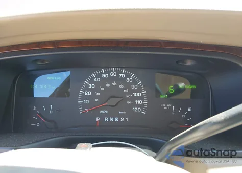 2000 Lincoln Town Car Executive from USA, damaged, VIN 1LNHM81W8YY898655